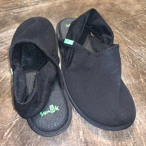 Sanuk shoes, womens size 7, hardly worn